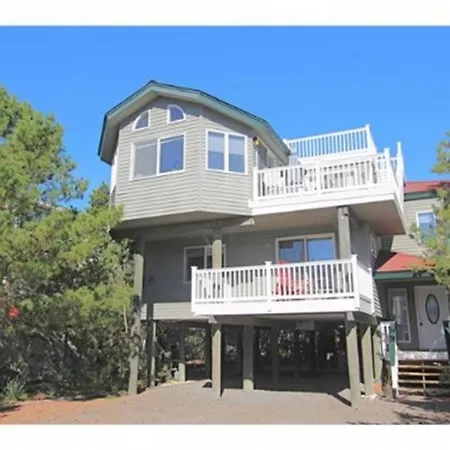 4 Bedroom Ocean Side Home In Barnegat Light!
